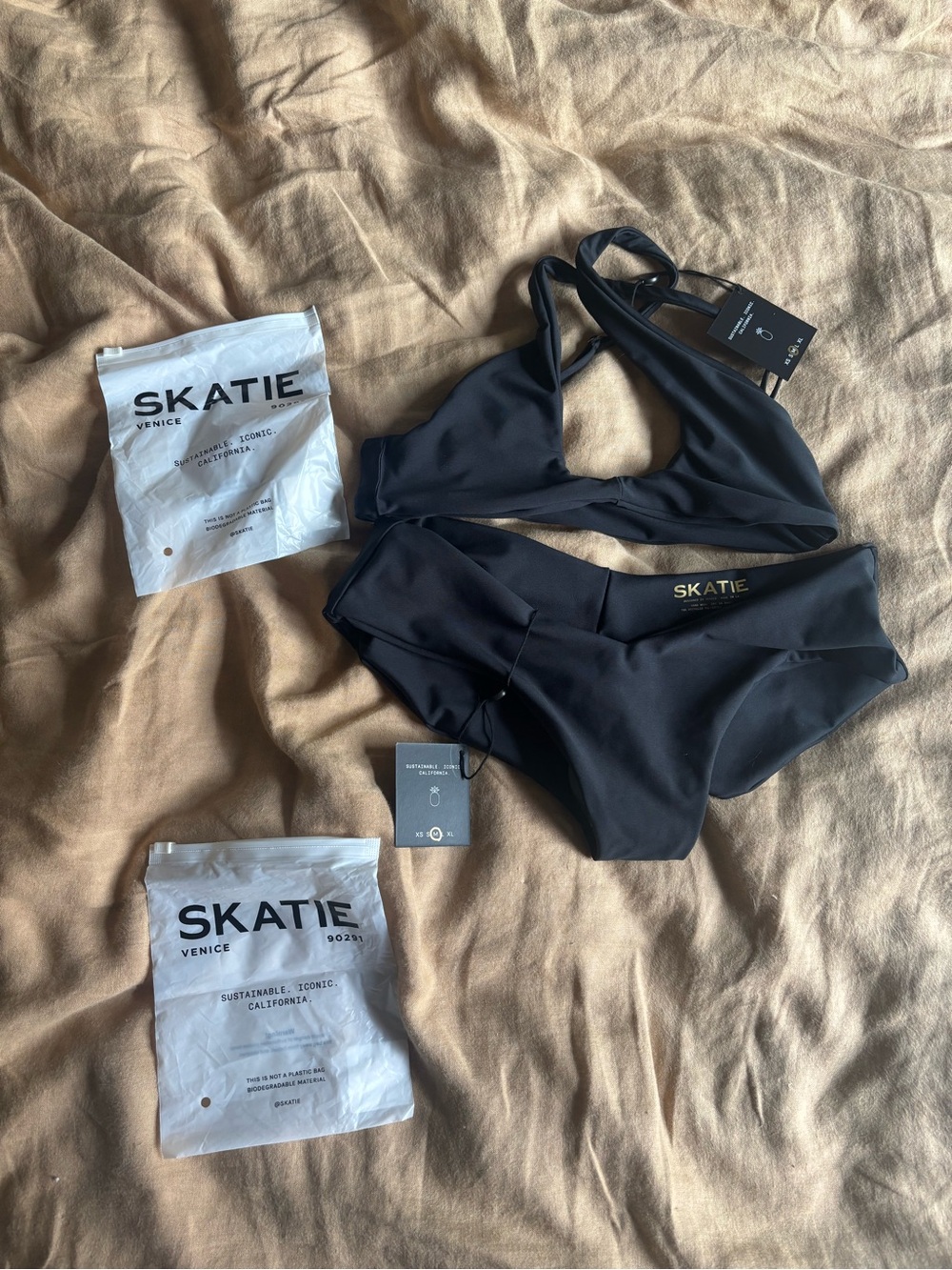 Skatie Black Two-Piece Bikini Set
